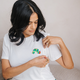 Borstvoeding T-shirt Rupsje Nooitgenoeg™ Geborduurd
